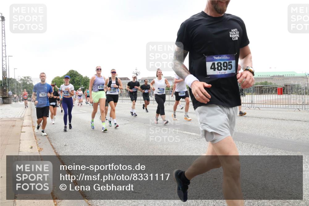 29.06.2025 - hella hamburg halbmarathon Lena Gebhardt http://msf.ph/oto/8331117 29.06.2025 10:47:31 Lombardsbrücke 4182, 4184, 7631, 7630, 1523, 3339, 4895, 1045, 1185, 1246, 1434, 1463, 1523, 1593, 1607, 1639, 1704, 1926, 1961, 2148, 2407, 2537, 2555, 2704, 2790, 2882, 2994, 3339, 4037, 4184, 4239, 4325, 4423, 4483, 4806, 4895, 4974, 4975, 5621, 5622, 5895, 6255, 6256, 6879, 6995, 7073, 7403, 7430, 7431, 7630, 7631, 7970, 8105, 8131, 8270, 8550, 8706, 8915, 8953, 8967, 9018, 9687, 10658, 10991, 11351, 11458, 11730, 11738, 11802, 11909, 12431 meine-sportfotos.de
