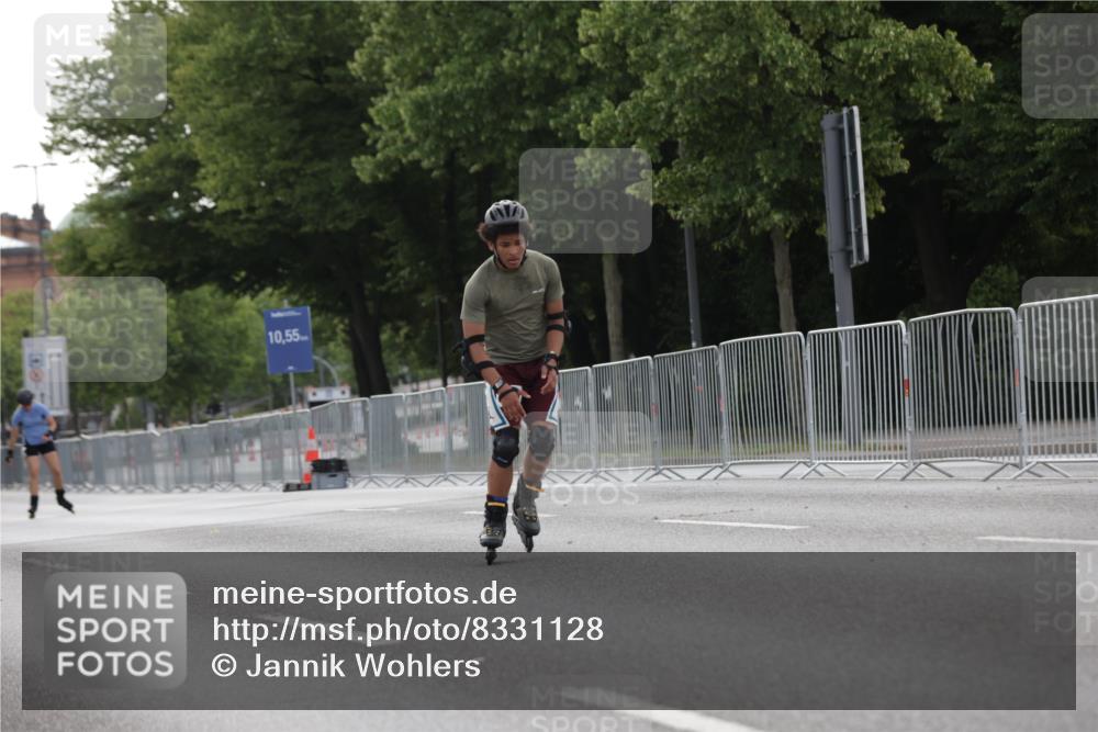 29.06.2025 - hella hamburg halbmarathon Jannik Wohlers http://msf.ph/oto/8331128 29.06.2025 09:01:17 Lombardsbrücke  meine-sportfotos.de