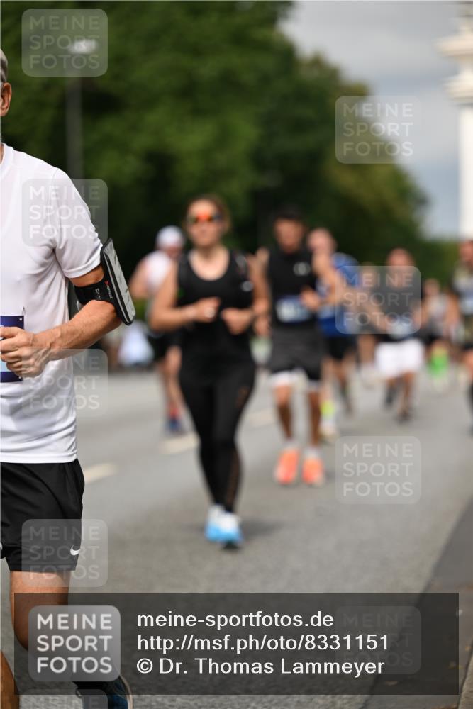 29.06.2025 - hella hamburg halbmarathon Dr. Thomas Lammeyer http://msf.ph/oto/8331151 29.06.2025 10:17:41 Kennedybrücke 1194, 1747, 1939, 2055, 2359, 2721, 2891, 2904, 2987, 4001, 4032, 4795, 4962, 5232, 5631, 5719, 6207, 7460, 7462, 7913, 8673, 9612, 9631, 9886, 10442, 10443 meine-sportfotos.de