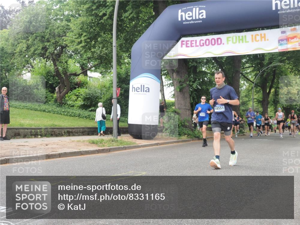 29.06.2025 - hella hamburg halbmarathon KatJ http://msf.ph/oto/8331165 29.06.2025 10:47:10 Zwischen KM18-KM19 2167, 5272, 8749 meine-sportfotos.de