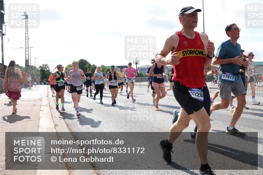 29.06.2025 - hella hamburg halbmarathon Lena Gebhardt http://msf.ph/oto/8331172 29.06.2025 10:00:25 Lombardsbrücke 2606, 1526, 4940, 14567, 1228, 17617, 2027, 1006, 1019, 1125, 1180, 1239, 1264, 1526, 1544, 1568, 1583, 1611, 1681, 1914, 2027, 2086, 2099, 2159, 2236, 2346, 2426, 2447, 2474, 2582, 2584, 2606, 2652, 2677, 2730, 2910, 2982, 3042, 3177, 3181, 3319, 3400, 3794, 3861, 3898, 4013, 4231, 4419, 4579, 4594, 4632, 4767, 4772, 4796, 4813, 4940, 4945, 5272, 5341, 5643, 5728, 6082, 6084, 6104, 6138, 6220, 6260, 6443, 6462, 6470, 6581, 10599 meine-sportfotos.de