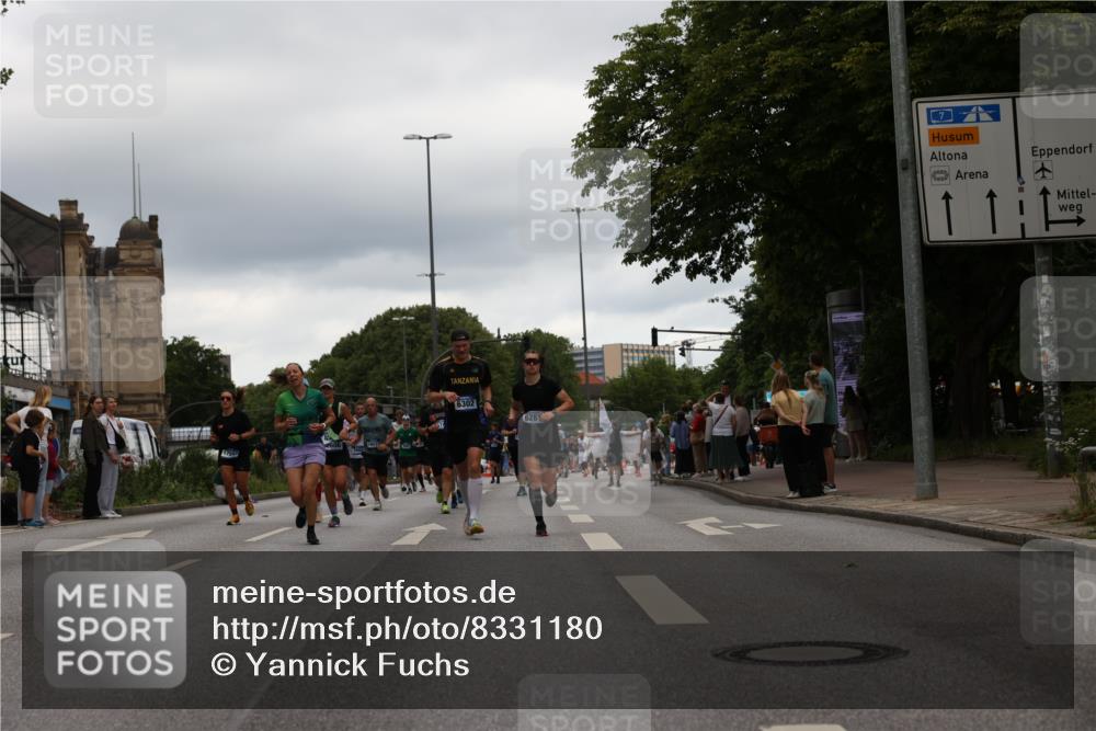 29.06.2025 - hella hamburg halbmarathon Yannick Fuchs http://msf.ph/oto/8331180 29.06.2025 10:51:42 20KM 1200, 1563, 1611, 2025, 2236, 2606, 2759, 2806, 2883, 2907, 3093, 3141, 3575, 4426, 4467, 4579, 4833, 5391, 6281, 6302, 6531, 6595, 6892, 7833, 9450, 9485, 10599, 12144, 12509, 13465, 13664, 15217, 15229, 16517, 17415, 17455, 17543, 18508, 18762, 18891 meine-sportfotos.de