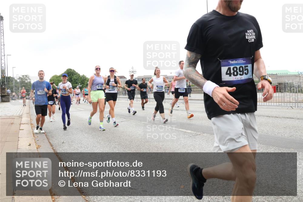 29.06.2025 - hella hamburg halbmarathon Lena Gebhardt http://msf.ph/oto/8331193 29.06.2025 10:47:31 Lombardsbrücke 7631, 14441, 7630, 4182, 4184, 13349, 1523, 3339, 4895, 1045, 1185, 1246, 1434, 1463, 1523, 1593, 1607, 1639, 1704, 1926, 1961, 2148, 2407, 2537, 2555, 2704, 2790, 2882, 2994, 3339, 4037, 4184, 4239, 4325, 4423, 4483, 4806, 4895, 4974, 4975, 5621, 5622, 5895, 6255, 6256, 6879, 6995, 7073, 7403, 7430, 7431, 7630, 7631, 7970, 8105, 8131, 8270, 8550, 8706, 8915, 8953, 8967, 9018, 9687, 10658, 10991, 11351, 11458, 11730, 11738, 11802, 11909, 12431 meine-sportfotos.de