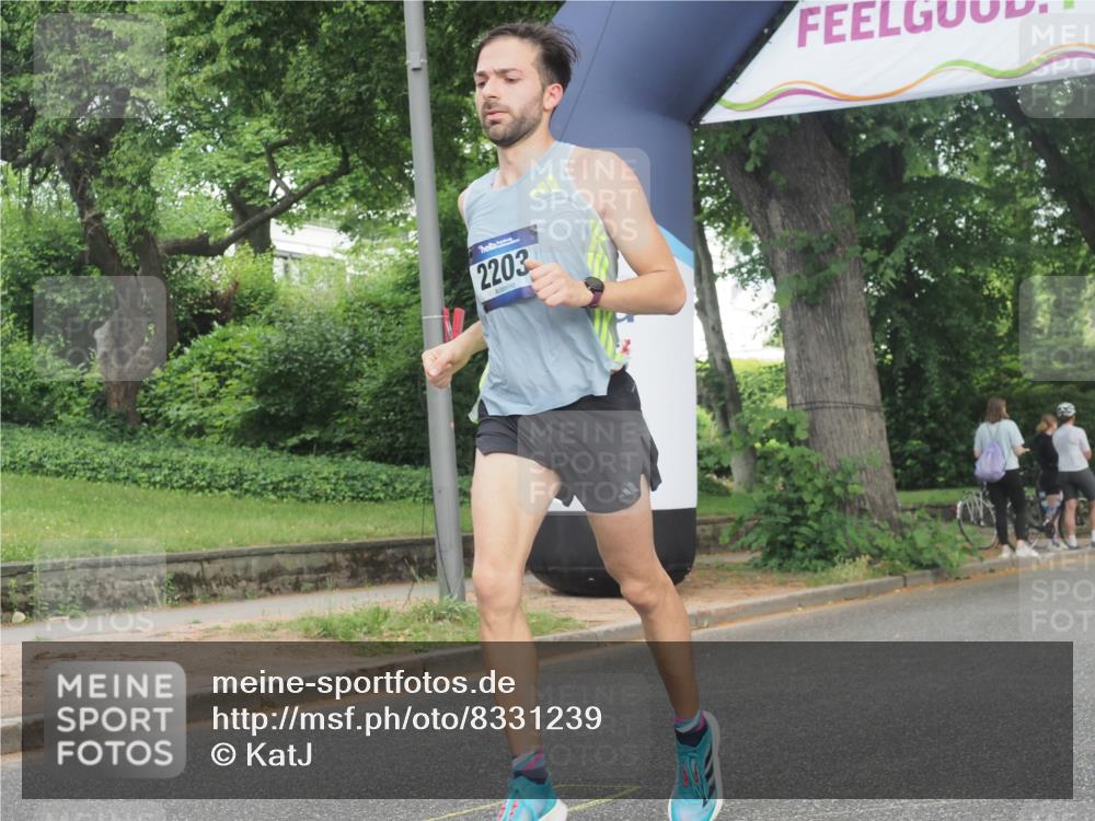 29.06.2025 - hella hamburg halbmarathon KatJ http://msf.ph/oto/8331239 29.06.2025 10:17:22 Zwischen KM18-KM19 2203 meine-sportfotos.de