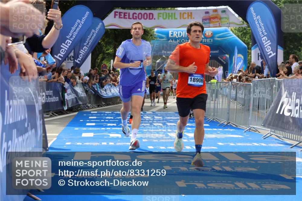 29.06.2025 - hella hamburg halbmarathon Strokosch-Dieckow http://msf.ph/oto/8331259 29.06.2025 10:34:12 Ziel 1080, 3005, 7884, 7901, 9376, 11202, 13066, 14784, 17751, 18906 meine-sportfotos.de