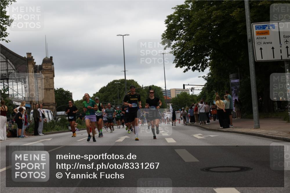 29.06.2025 - hella hamburg halbmarathon Yannick Fuchs http://msf.ph/oto/8331267 29.06.2025 10:51:42 20KM 1200, 1563, 1611, 2025, 2236, 2606, 2759, 2806, 2883, 2907, 3093, 3141, 3575, 4426, 4467, 4579, 4833, 5391, 6281, 6302, 6531, 6595, 6892, 7833, 9450, 9485, 10599, 12144, 12509, 13465, 13664, 15217, 15229, 16517, 17415, 17455, 17543, 18508, 18762, 18891 meine-sportfotos.de