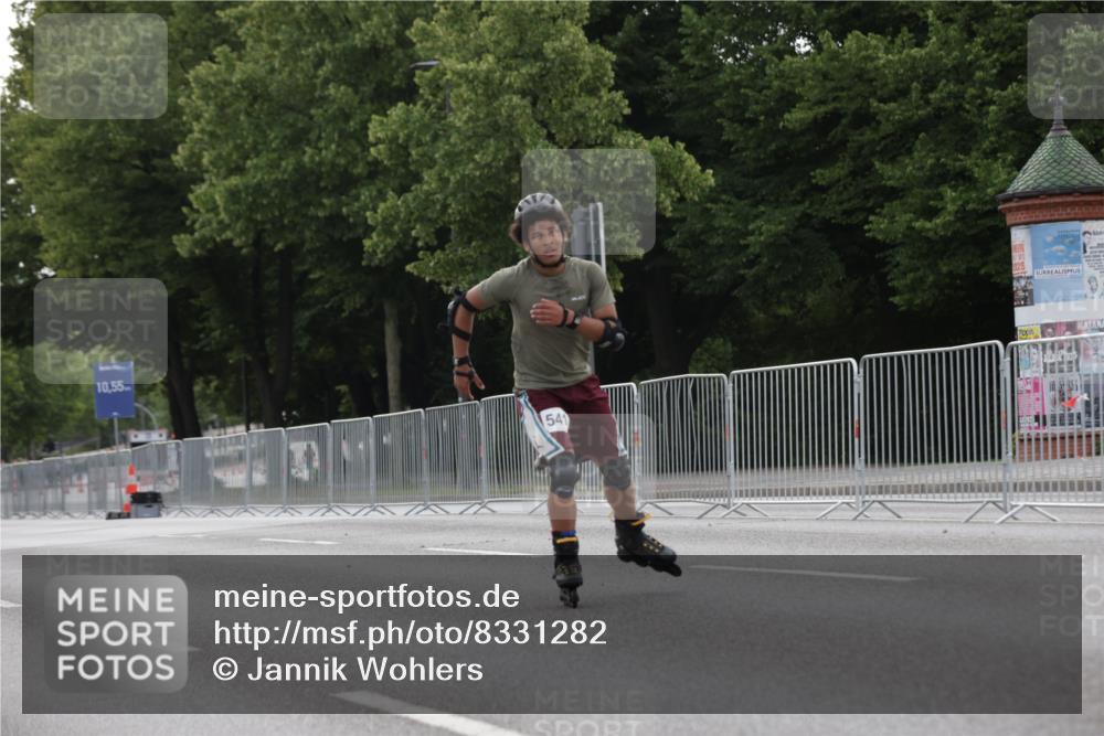 29.06.2025 - hella hamburg halbmarathon Jannik Wohlers http://msf.ph/oto/8331282 29.06.2025 09:01:18 Lombardsbrücke  meine-sportfotos.de