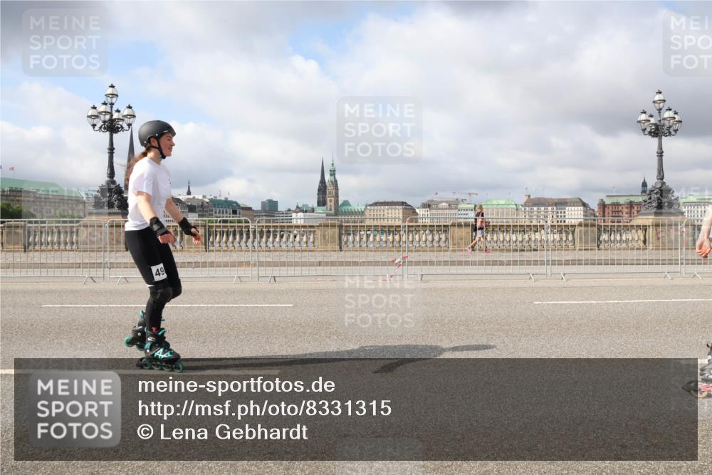 29.06.2025 - hella hamburg halbmarathon Lena Gebhardt http://msf.ph/oto/8331315 29.06.2025 09:08:40 Lombardsbrücke 49 meine-sportfotos.de