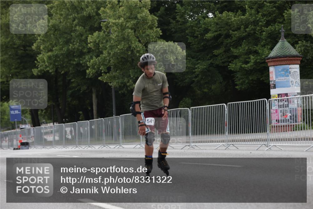 29.06.2025 - hella hamburg halbmarathon Jannik Wohlers http://msf.ph/oto/8331322 29.06.2025 09:01:19 Lombardsbrücke  meine-sportfotos.de