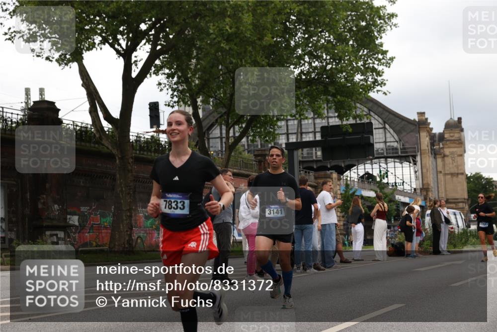 29.06.2025 - hella hamburg halbmarathon Yannick Fuchs http://msf.ph/oto/8331372 29.06.2025 10:51:43 20KM 1200, 1611, 2025, 2236, 2606, 2759, 2806, 2883, 2907, 3093, 3141, 3575, 4426, 4467, 4579, 4833, 5391, 6281, 6302, 6531, 6595, 6892, 7833, 9450, 9485, 10599, 12144, 12509, 13465, 13664, 15217, 15229, 16517, 17415, 17455, 17543, 18508, 18762, 18891 meine-sportfotos.de