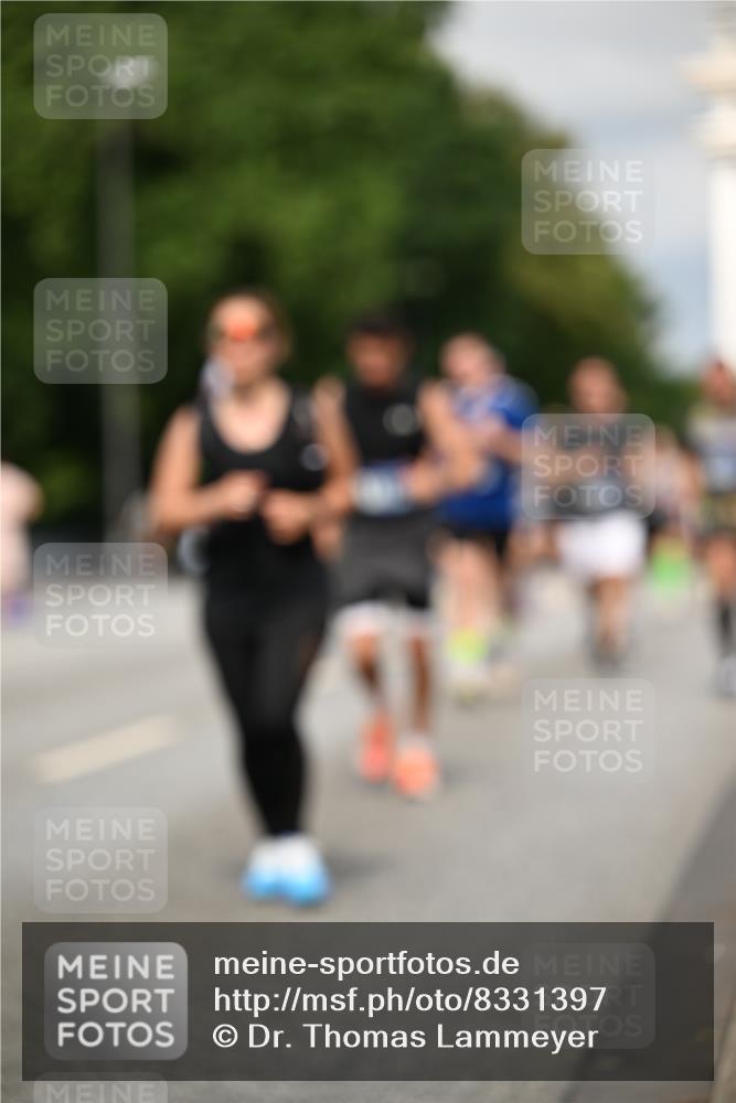 29.06.2025 - hella hamburg halbmarathon Dr. Thomas Lammeyer http://msf.ph/oto/8331397 29.06.2025 10:17:42 Kennedybrücke 1194, 1747, 1939, 2055, 2359, 2721, 2891, 2904, 2987, 4001, 4032, 4795, 4962, 5232, 5631, 5719, 6207, 7460, 7462, 7913, 8673, 9612, 9631, 9886, 10442, 10443 meine-sportfotos.de