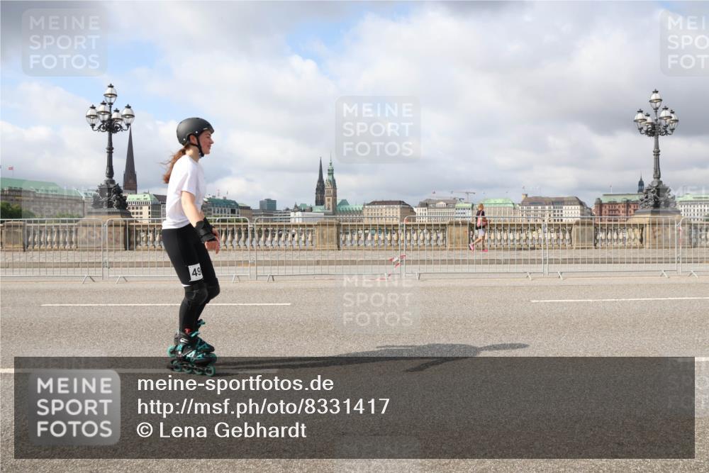 29.06.2025 - hella hamburg halbmarathon Lena Gebhardt http://msf.ph/oto/8331417 29.06.2025 09:08:40 Lombardsbrücke 49 meine-sportfotos.de