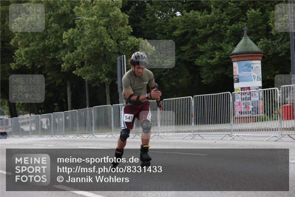 29.06.2025 - hella hamburg halbmarathon Jannik Wohlers http://msf.ph/oto/8331433 29.06.2025 09:01:19 Lombardsbrücke  meine-sportfotos.de