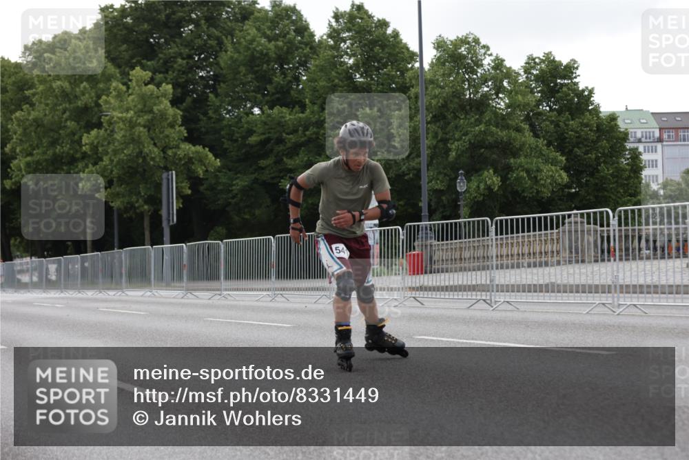 29.06.2025 - hella hamburg halbmarathon Jannik Wohlers http://msf.ph/oto/8331449 29.06.2025 09:01:20 Lombardsbrücke  meine-sportfotos.de