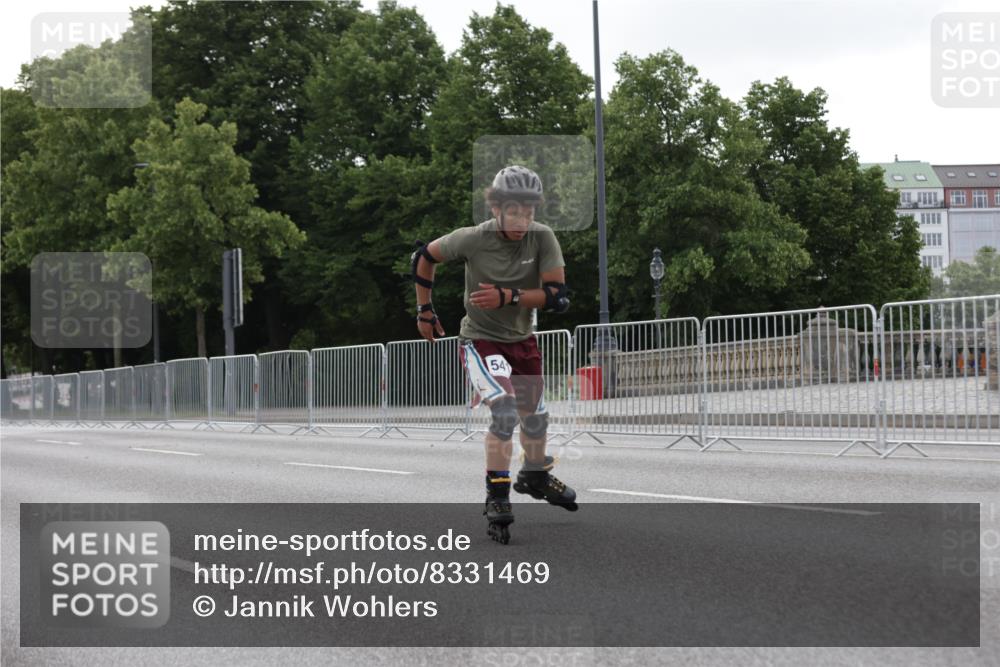 29.06.2025 - hella hamburg halbmarathon Jannik Wohlers http://msf.ph/oto/8331469 29.06.2025 09:01:20 Lombardsbrücke  meine-sportfotos.de