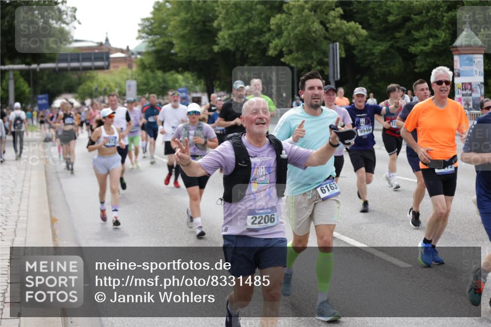 29.06.2025 - hella hamburg halbmarathon Jannik Wohlers http://msf.ph/oto/8331485 29.06.2025 10:40:18 Lombardsbrücke 1075, 1323, 2042, 2173, 2206, 2299, 2762, 2763, 3121, 3306, 3432, 3694, 4044, 4411, 4612, 4906, 4972, 5059, 5753, 6163, 6278, 6280, 6289, 7293, 7956, 8053, 8054, 8378, 8429, 8430, 8739, 9000, 9437, 9946, 10166, 10920, 10940, 11513, 11514, 11686, 12191, 12610, 12692, 12699, 13145, 13773, 15154, 15905, 15933, 16028, 16085, 16449, 16450, 16955, 17267, 17959, 18490, 18946, 19087, 19168 meine-sportfotos.de