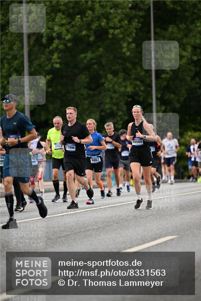 29.06.2025 - hella hamburg halbmarathon Dr. Thomas Lammeyer http://msf.ph/oto/8331563 29.06.2025 10:39:47 Kennedybrücke 2198, 2412, 2787, 3170, 3828, 3958, 4333, 4696, 4703, 4965, 5147, 6029, 6189, 6365, 6397, 6471, 6867, 8249, 8296, 8567, 9470, 9803, 9819, 10358, 10360, 10565, 10652, 11233, 11359 meine-sportfotos.de