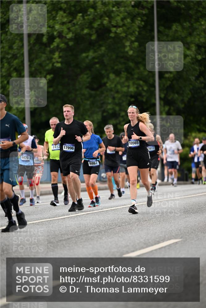 29.06.2025 - hella hamburg halbmarathon Dr. Thomas Lammeyer http://msf.ph/oto/8331599 29.06.2025 10:39:47 Kennedybrücke 2198, 2412, 2787, 3170, 3828, 3958, 4333, 4696, 4703, 4965, 5147, 6029, 6189, 6365, 6397, 6471, 6867, 8249, 8296, 8567, 9470, 9803, 9819, 10358, 10360, 10565, 10652, 11233, 11359 meine-sportfotos.de
