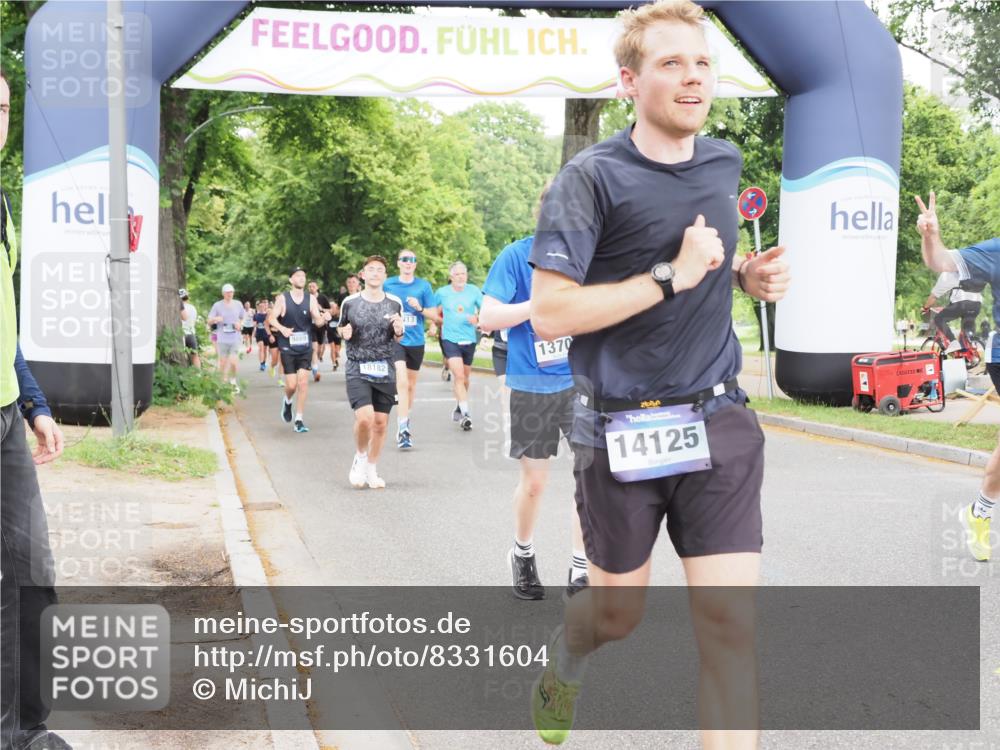 29.06.2025 - hella hamburg halbmarathon MichiJ http://msf.ph/oto/8331604 29.06.2025 10:38:14 Zwischen KM18-KM19 1750, 2207, 6795, 7312, 7952, 8117, 9869, 12527, 12624, 13701, 13799, 14125, 14361, 14838, 18182, 18451, 18657, 18658, 19053 meine-sportfotos.de