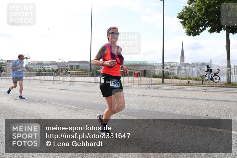 29.06.2025 - hella hamburg halbmarathon Lena Gebhardt http://msf.ph/oto/8331647 29.06.2025 10:13:10 Lombardsbrücke 18048, 17699, 1007, 1020, 1051, 1747, 1851, 1859, 1939, 2531, 2891, 2942, 2961, 3218, 3360, 3728, 3729, 4187, 4532, 6207, 6489, 7346, 7460, 7873, 7907, 8398, 8405, 8913, 8917, 9141, 9527, 10067, 10402, 11025, 11720, 12492, 14404, 14869, 15012, 15531, 15922, 16030, 16255, 16323, 16437, 16826, 16911, 17061, 17474, 17699, 17988, 17994, 18048, 18222, 18320, 18530, 18732 meine-sportfotos.de