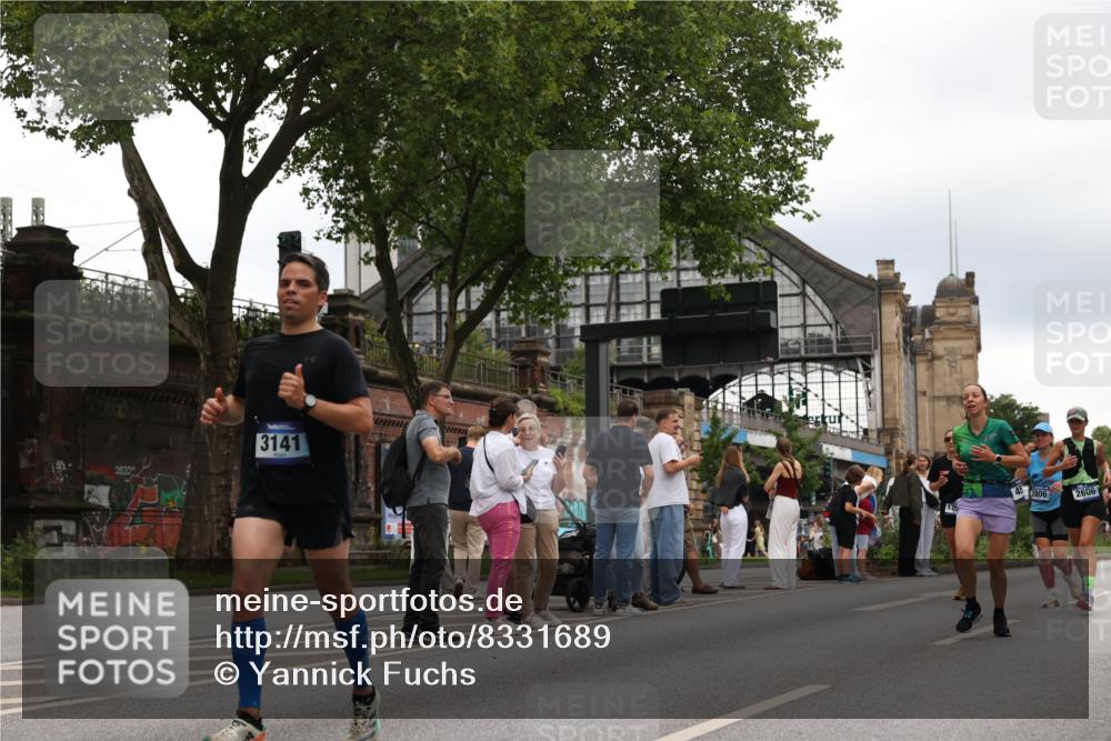 29.06.2025 - hella hamburg halbmarathon Yannick Fuchs http://msf.ph/oto/8331689 29.06.2025 10:51:44 20KM 1200, 1611, 2025, 2236, 2606, 2759, 2806, 2883, 2907, 3093, 3141, 3575, 4426, 4467, 4579, 4632, 4833, 5391, 6281, 6302, 6531, 6595, 6892, 7138, 7833, 9450, 9485, 10599, 12144, 13465, 14571, 15217, 15229, 16517, 17415, 17455, 17543, 18068, 18501, 18508, 18762, 18891 meine-sportfotos.de