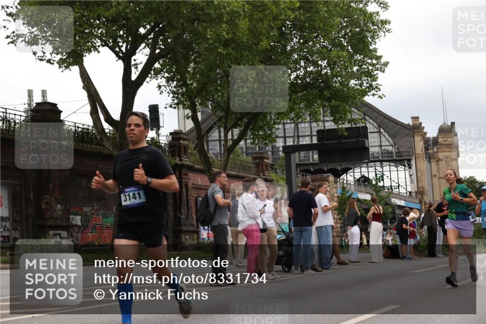 29.06.2025 - hella hamburg halbmarathon Yannick Fuchs http://msf.ph/oto/8331734 29.06.2025 10:51:44 20KM 1200, 1611, 2025, 2236, 2606, 2759, 2806, 2883, 2907, 3093, 3141, 3575, 4426, 4467, 4579, 4632, 4833, 5391, 6281, 6302, 6531, 6595, 6892, 7138, 7833, 9450, 9485, 10599, 12144, 13465, 14571, 15217, 15229, 16517, 17415, 17455, 17543, 18068, 18501, 18508, 18762, 18891 meine-sportfotos.de