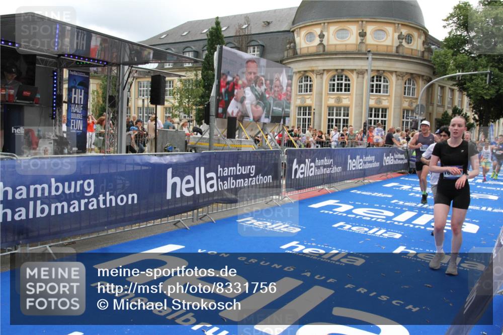 29.06.2025 - hella hamburg halbmarathon Michael Strokosch http://msf.ph/oto/8331756 29.06.2025 10:49:53 Ziel 4017, 5460, 6125, 8455, 9126, 9200, 9551, 9597, 9723, 9924, 11975, 13159, 13463, 14794, 16800, 17753, 19109, 19122 meine-sportfotos.de