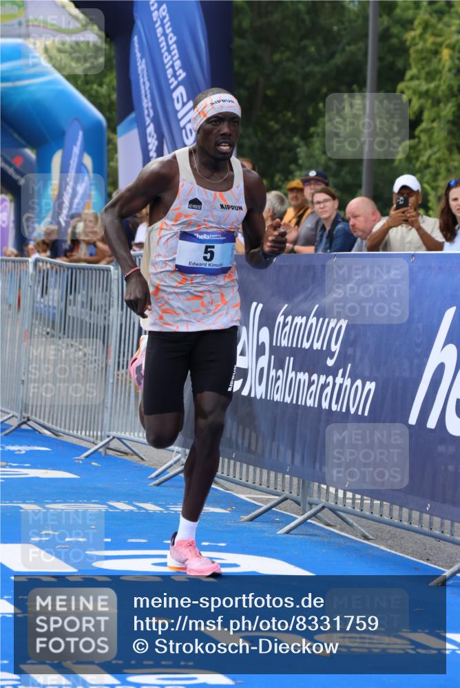 29.06.2025 - hella hamburg halbmarathon Strokosch-Dieckow http://msf.ph/oto/8331759 29.06.2025 10:01:07 Ziel 5 meine-sportfotos.de