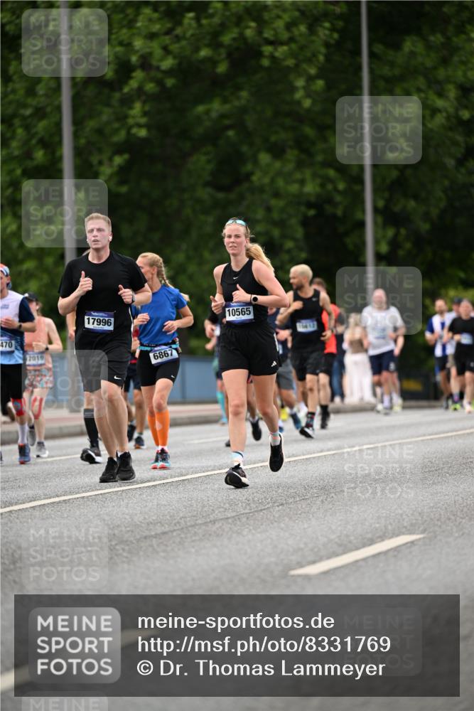 29.06.2025 - hella hamburg halbmarathon Dr. Thomas Lammeyer http://msf.ph/oto/8331769 29.06.2025 10:39:48 Kennedybrücke 2198, 2412, 2787, 3170, 3828, 3958, 4333, 4696, 4703, 4965, 5147, 6029, 6189, 6365, 6397, 6471, 6867, 8249, 8296, 8567, 9470, 9803, 9819, 10360, 10565, 10652, 11233, 11359 meine-sportfotos.de