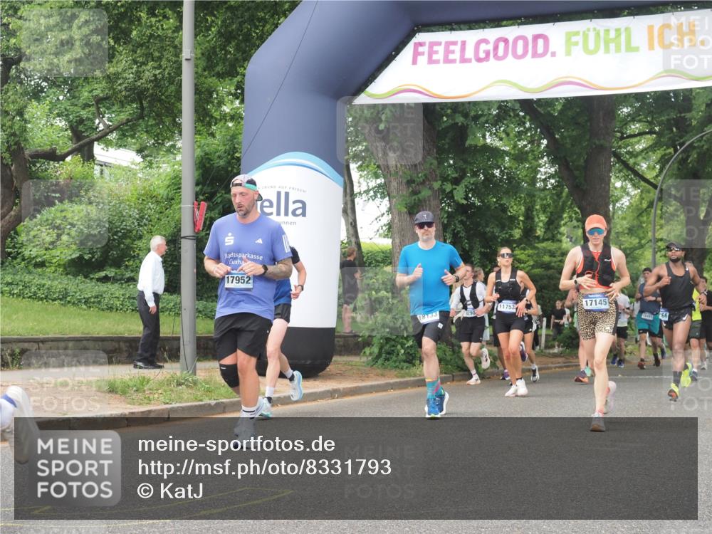 29.06.2025 - hella hamburg halbmarathon KatJ http://msf.ph/oto/8331793 29.06.2025 10:47:15 Zwischen KM18-KM19 5272, 6309, 8003 meine-sportfotos.de