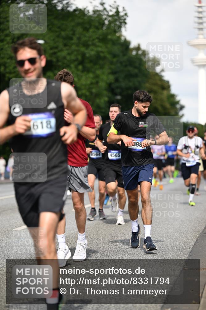 29.06.2025 - hella hamburg halbmarathon Dr. Thomas Lammeyer http://msf.ph/oto/8331794 29.06.2025 09:55:51 Kennedybrücke 1057, 1169, 1569, 1604, 1763, 3305, 3618, 4565, 4871, 4915, 5007, 5011, 5047, 5231, 5336, 5690, 6373, 6700, 6711, 7185, 7710, 8564, 8852, 9444, 9547, 10493, 10691, 10978, 11062 meine-sportfotos.de