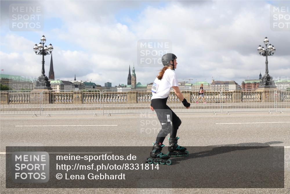 29.06.2025 - hella hamburg halbmarathon Lena Gebhardt http://msf.ph/oto/8331814 29.06.2025 09:08:40 Lombardsbrücke 4 meine-sportfotos.de