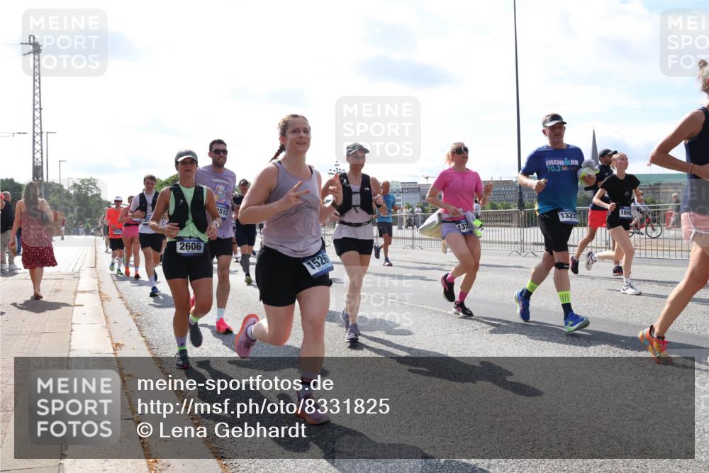 29.06.2025 - hella hamburg halbmarathon Lena Gebhardt http://msf.ph/oto/8331825 29.06.2025 10:00:26 Lombardsbrücke 12512, 2606, 512, 1526, 70, 3, 132, 132, 1849, 1006, 1019, 1125, 1180, 1239, 1264, 1526, 1544, 1568, 1583, 1611, 1681, 2027, 2086, 2099, 2159, 2236, 2346, 2426, 2447, 2474, 2582, 2584, 2606, 2652, 2677, 2730, 2982, 3042, 3177, 3181, 3319, 3400, 3794, 3861, 3898, 4013, 4231, 4419, 4579, 4594, 4632, 4767, 4796, 4813, 4940, 4945, 5272, 5341, 5643, 5728, 6082, 6084, 6104, 6138, 6220, 6260, 6443, 6462, 6470, 6581, 9553, 9555, 10599 meine-sportfotos.de