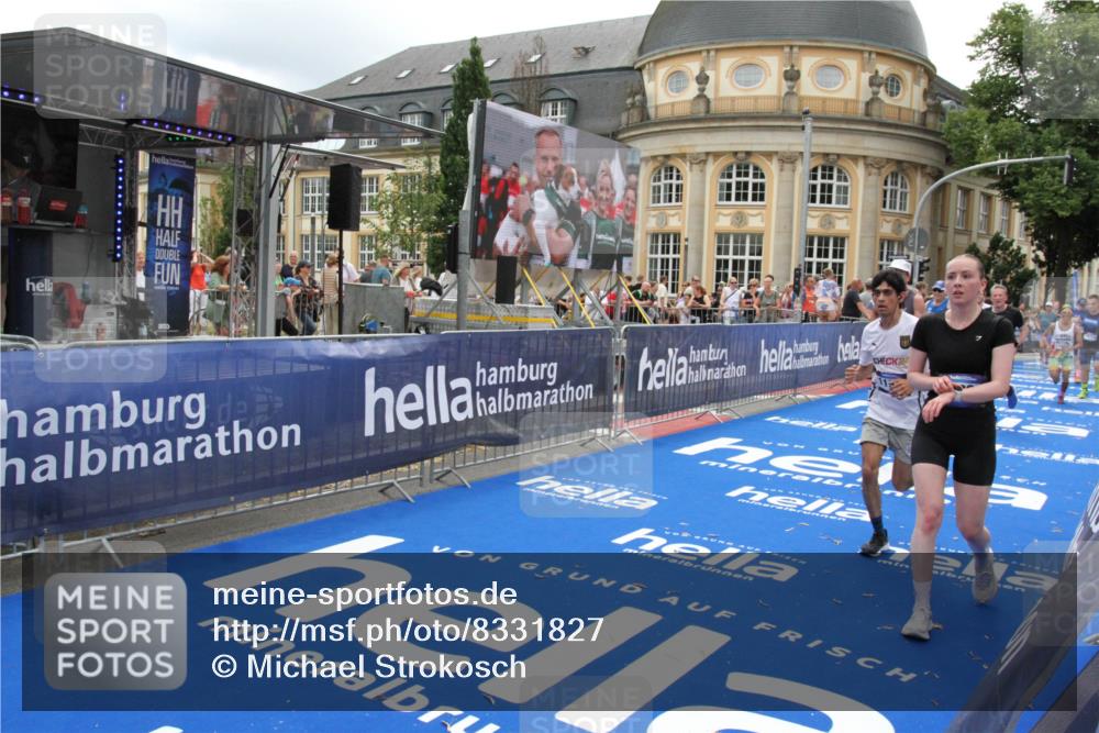 29.06.2025 - hella hamburg halbmarathon Michael Strokosch http://msf.ph/oto/8331827 29.06.2025 10:49:54 Ziel 2540, 4017, 5460, 6125, 8455, 9126, 9200, 9491, 9597, 9924, 11975, 12527, 13463, 16800, 16887, 17753, 19109, 19122 meine-sportfotos.de