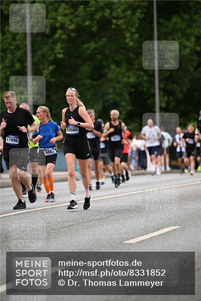 29.06.2025 - hella hamburg halbmarathon Dr. Thomas Lammeyer http://msf.ph/oto/8331852 29.06.2025 10:39:49 Kennedybrücke 2198, 2412, 2787, 2827, 3170, 3828, 3958, 4333, 4696, 4703, 4965, 5147, 6029, 6189, 6365, 6397, 6471, 6867, 8249, 8296, 8567, 9470, 9803, 9819, 10360, 10565, 10652, 11233, 11359 meine-sportfotos.de