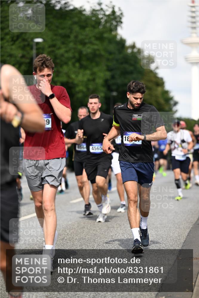 29.06.2025 - hella hamburg halbmarathon Dr. Thomas Lammeyer http://msf.ph/oto/8331861 29.06.2025 09:55:51 Kennedybrücke 1057, 1169, 1569, 1604, 1763, 3305, 3618, 4565, 4871, 4915, 5007, 5011, 5047, 5231, 5336, 5690, 6373, 6700, 6711, 7185, 7710, 8564, 8852, 9444, 9547, 10493, 10691, 10978, 11062 meine-sportfotos.de