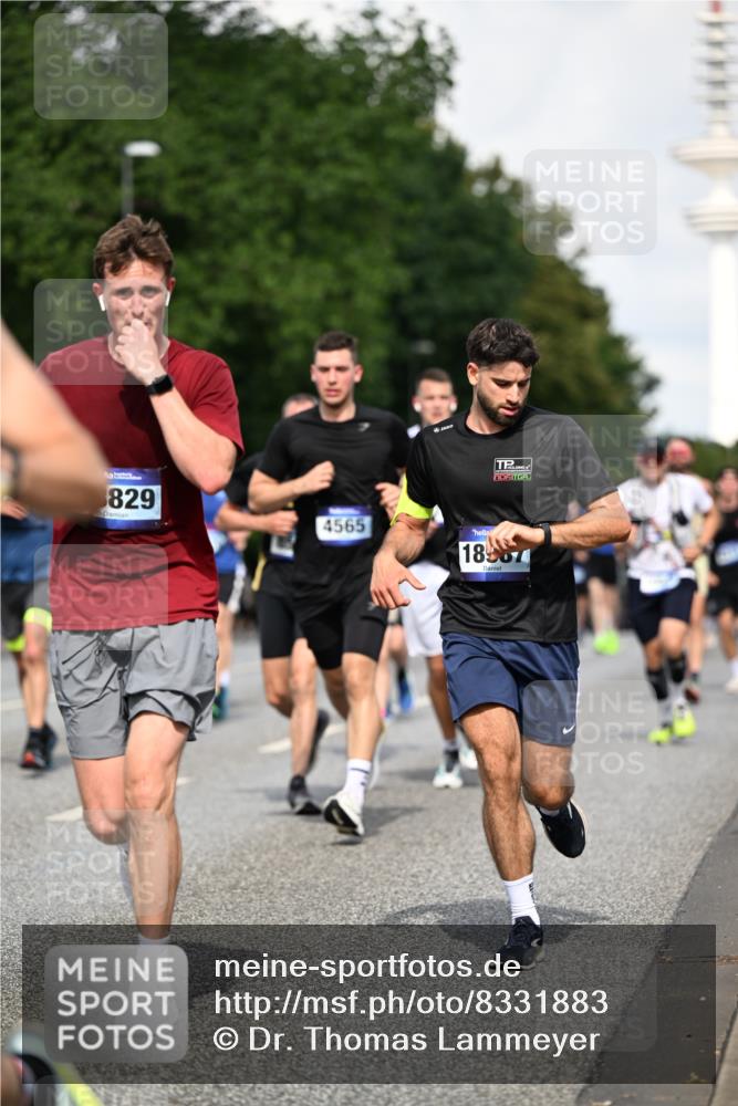 29.06.2025 - hella hamburg halbmarathon Dr. Thomas Lammeyer http://msf.ph/oto/8331883 29.06.2025 09:55:51 Kennedybrücke 1057, 1169, 1569, 1604, 1763, 3305, 3618, 4565, 4871, 4915, 5007, 5011, 5047, 5231, 5336, 5690, 6373, 6700, 6711, 7185, 7710, 8564, 8852, 9444, 9547, 10493, 10691, 10978, 11062 meine-sportfotos.de