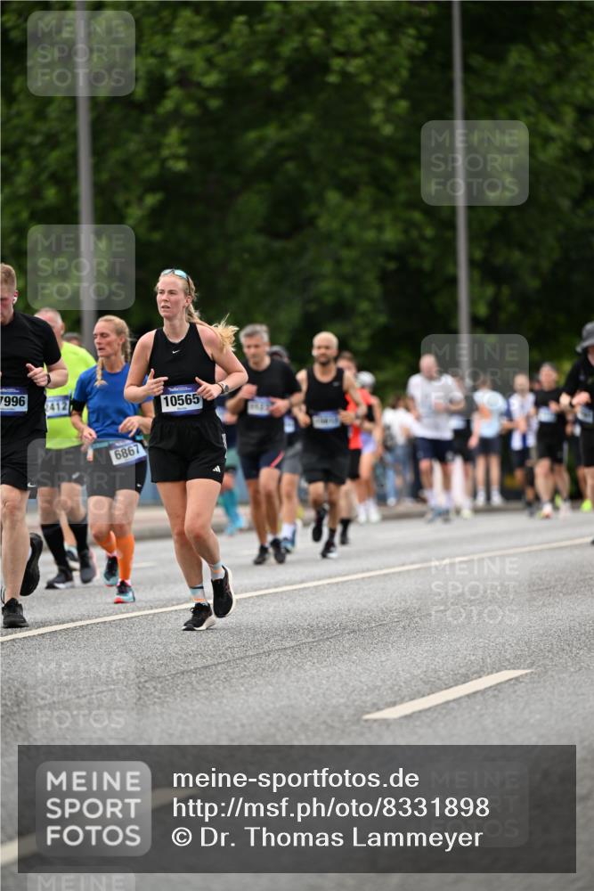 29.06.2025 - hella hamburg halbmarathon Dr. Thomas Lammeyer http://msf.ph/oto/8331898 29.06.2025 10:39:49 Kennedybrücke 2198, 2412, 2787, 2827, 3170, 3828, 3958, 4333, 4696, 4703, 4965, 5147, 6029, 6189, 6365, 6397, 6471, 6867, 8249, 8296, 8567, 9470, 9803, 9819, 10360, 10565, 10652, 11233, 11359 meine-sportfotos.de