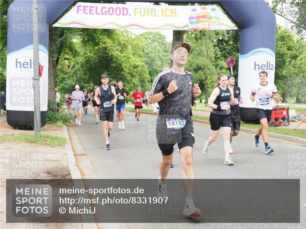 29.06.2025 - hella hamburg halbmarathon MichiJ http://msf.ph/oto/8331907 29.06.2025 10:38:16 Zwischen KM18-KM19 2207, 6795, 7312, 7952, 8117, 8313, 9869, 12527, 12624, 13701, 13799, 14125, 14361, 14562, 17179, 18182, 18657, 18658, 19040, 19053 meine-sportfotos.de