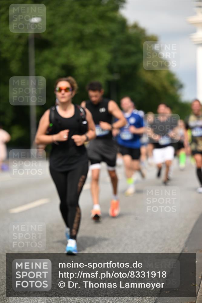 29.06.2025 - hella hamburg halbmarathon Dr. Thomas Lammeyer http://msf.ph/oto/8331918 29.06.2025 10:17:42 Kennedybrücke 1194, 1747, 1939, 2055, 2359, 2721, 2891, 2904, 2987, 4001, 4032, 4795, 4962, 5232, 5631, 5719, 6207, 7460, 7462, 7913, 8673, 9612, 9631, 9886, 10442, 10443 meine-sportfotos.de