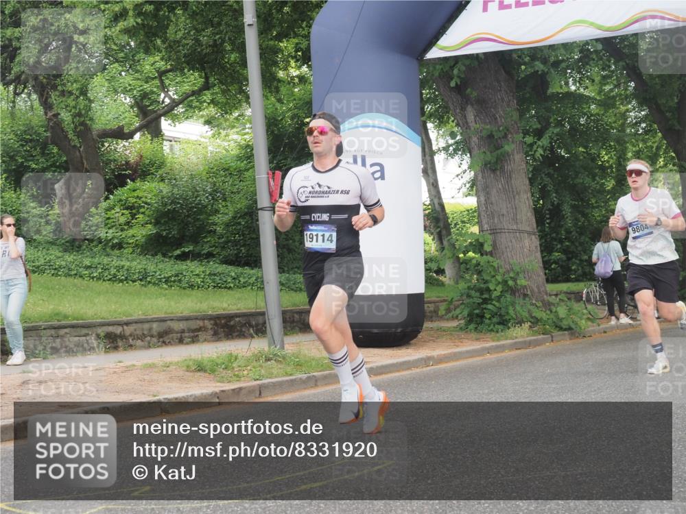 29.06.2025 - hella hamburg halbmarathon KatJ http://msf.ph/oto/8331920 29.06.2025 10:17:27 Zwischen KM18-KM19 2203 meine-sportfotos.de