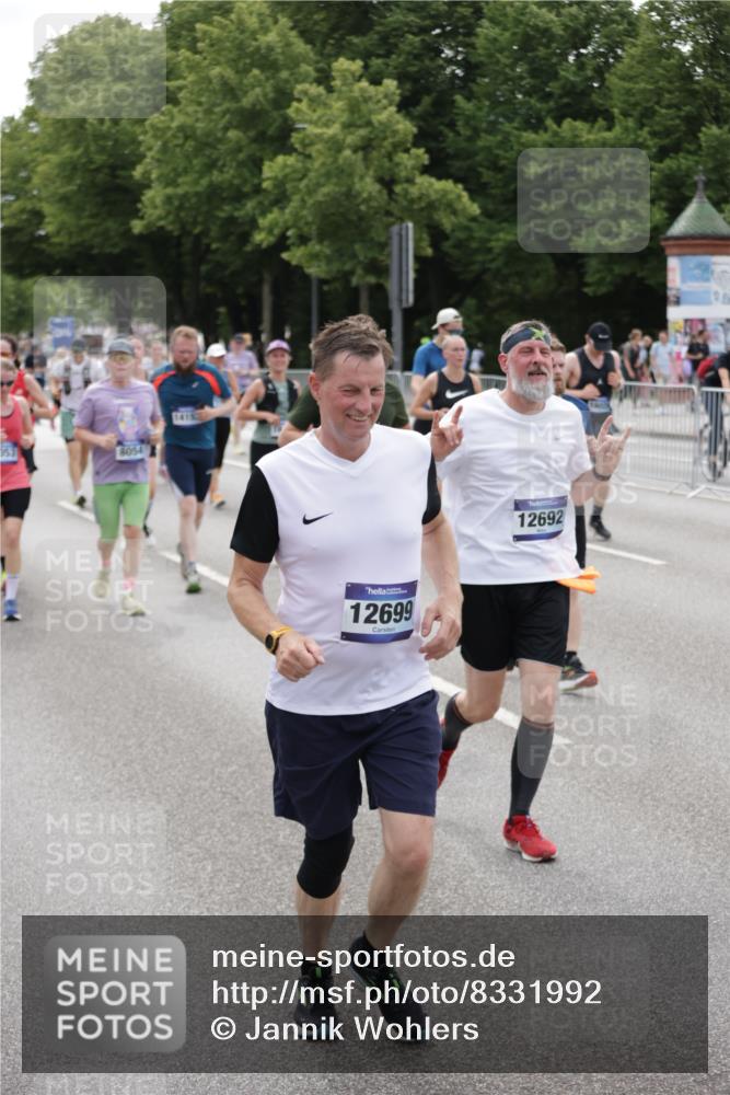 29.06.2025 - hella hamburg halbmarathon Jannik Wohlers http://msf.ph/oto/8331992 29.06.2025 10:40:23 Lombardsbrücke 1075, 1323, 2042, 2173, 2206, 2299, 2858, 3121, 3306, 3432, 3694, 4044, 4411, 4530, 4612, 4774, 4775, 4972, 5753, 6098, 6163, 6289, 7293, 7956, 8053, 8054, 8429, 8430, 9009, 9237, 9437, 9946, 10166, 10920, 10940, 11053, 11513, 11514, 11686, 12191, 12610, 12692, 12699, 13145, 13773, 15154, 15905, 16028, 16297, 16449, 16450, 17267, 19087, 19168 meine-sportfotos.de