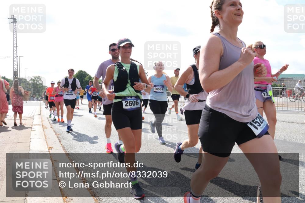 29.06.2025 - hella hamburg halbmarathon Lena Gebhardt http://msf.ph/oto/8332039 29.06.2025 10:00:27 Lombardsbrücke 12512, 17119, 2086, 2606, 14567, 13, 1526, 1006, 1019, 1125, 1180, 1239, 1264, 1526, 1544, 1568, 1583, 1611, 1681, 2027, 2086, 2099, 2159, 2236, 2346, 2426, 2447, 2474, 2582, 2584, 2606, 2652, 2677, 2730, 2982, 3042, 3177, 3181, 3319, 3400, 3794, 3861, 3898, 4013, 4231, 4419, 4579, 4594, 4632, 4767, 4796, 4813, 4940, 4945, 5272, 5341, 5643, 5728, 6082, 6084, 6104, 6138, 6220, 6260, 6443, 6462, 6470, 6581, 9553, 9555, 9577, 10599 meine-sportfotos.de