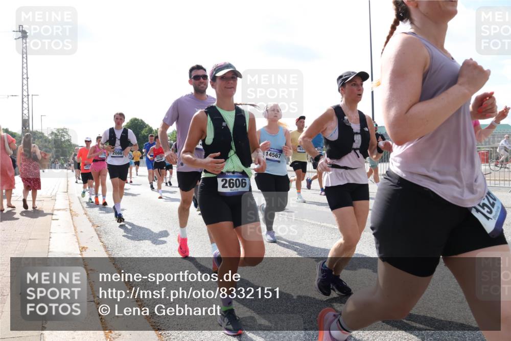 29.06.2025 - hella hamburg halbmarathon Lena Gebhardt http://msf.ph/oto/8332151 29.06.2025 10:00:27 Lombardsbrücke 1251, 17119, 2086, 2606, 163, 3042, 14567, 1520, 1006, 1019, 1125, 1180, 1239, 1264, 1526, 1544, 1568, 1583, 1611, 1681, 2027, 2086, 2099, 2159, 2236, 2346, 2426, 2447, 2474, 2582, 2584, 2606, 2652, 2677, 2730, 2982, 3042, 3177, 3181, 3319, 3400, 3794, 3861, 3898, 4013, 4231, 4419, 4579, 4594, 4632, 4767, 4796, 4813, 4940, 4945, 5272, 5341, 5643, 5728, 6082, 6084, 6104, 6138, 6220, 6260, 6443, 6462, 6470, 6581, 9553, 9555, 9577, 10599 meine-sportfotos.de