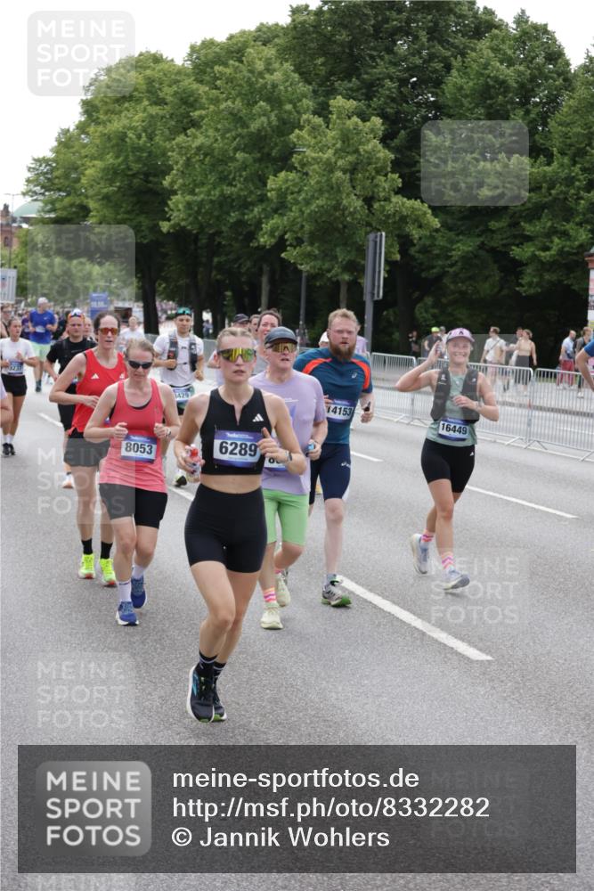 29.06.2025 - hella hamburg halbmarathon Jannik Wohlers http://msf.ph/oto/8332282 29.06.2025 10:40:25 Lombardsbrücke 1075, 1323, 2042, 2173, 2206, 2299, 2858, 3121, 3306, 3432, 3694, 4044, 4234, 4530, 4612, 4774, 4775, 4972, 5753, 6098, 6163, 6289, 6842, 7293, 7956, 8053, 8054, 8429, 8430, 9009, 9237, 9437, 9946, 10166, 10920, 10940, 11053, 11513, 11514, 11686, 12191, 12610, 12692, 12699, 13773, 15154, 15905, 16028, 16297, 16449, 16450, 17233, 17234, 17267, 19087, 19168 meine-sportfotos.de