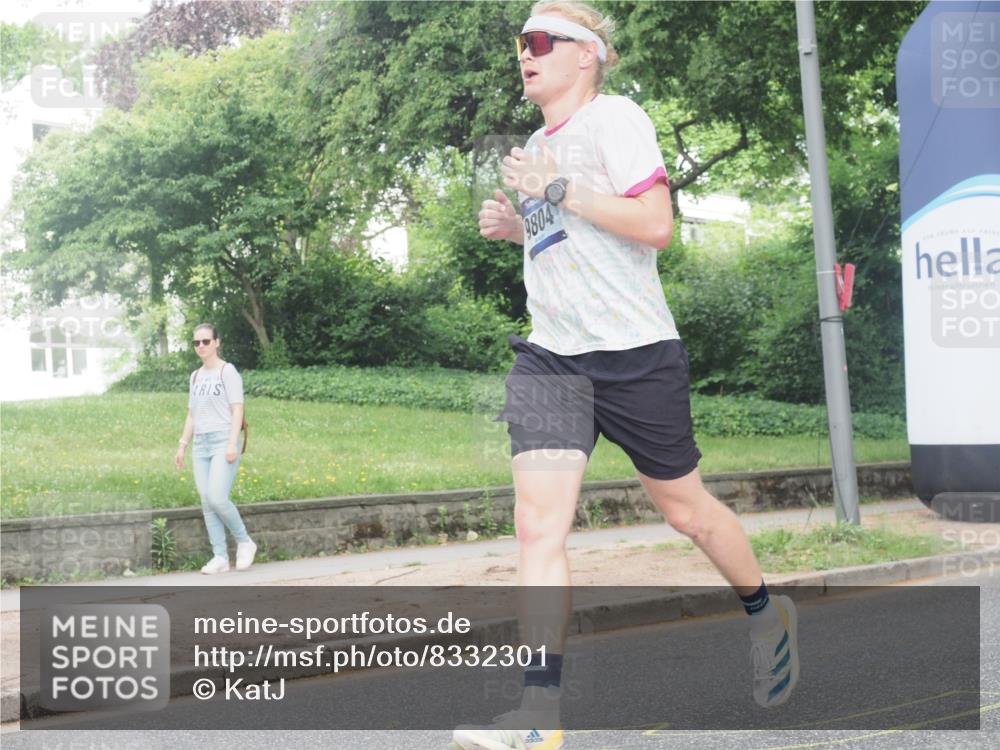 29.06.2025 - hella hamburg halbmarathon KatJ http://msf.ph/oto/8332301 29.06.2025 10:17:29 Zwischen KM18-KM19 1577 meine-sportfotos.de