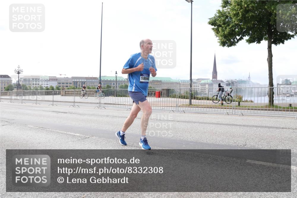 29.06.2025 - hella hamburg halbmarathon Lena Gebhardt http://msf.ph/oto/8332308 29.06.2025 10:13:11 Lombardsbrücke 18048, 1007, 1020, 1051, 1747, 1851, 1859, 1939, 2531, 2891, 2942, 2961, 3218, 3360, 3728, 3729, 4187, 4532, 6207, 6489, 7346, 7460, 7873, 7907, 8398, 8405, 8913, 8917, 9141, 9527, 9612, 10067, 10402, 11025, 11720, 12492, 13331, 14404, 15012, 15531, 15922, 16030, 16255, 16323, 16437, 17061, 17474, 17699, 17988, 17994, 18048, 18222, 18320, 18530, 18732 meine-sportfotos.de