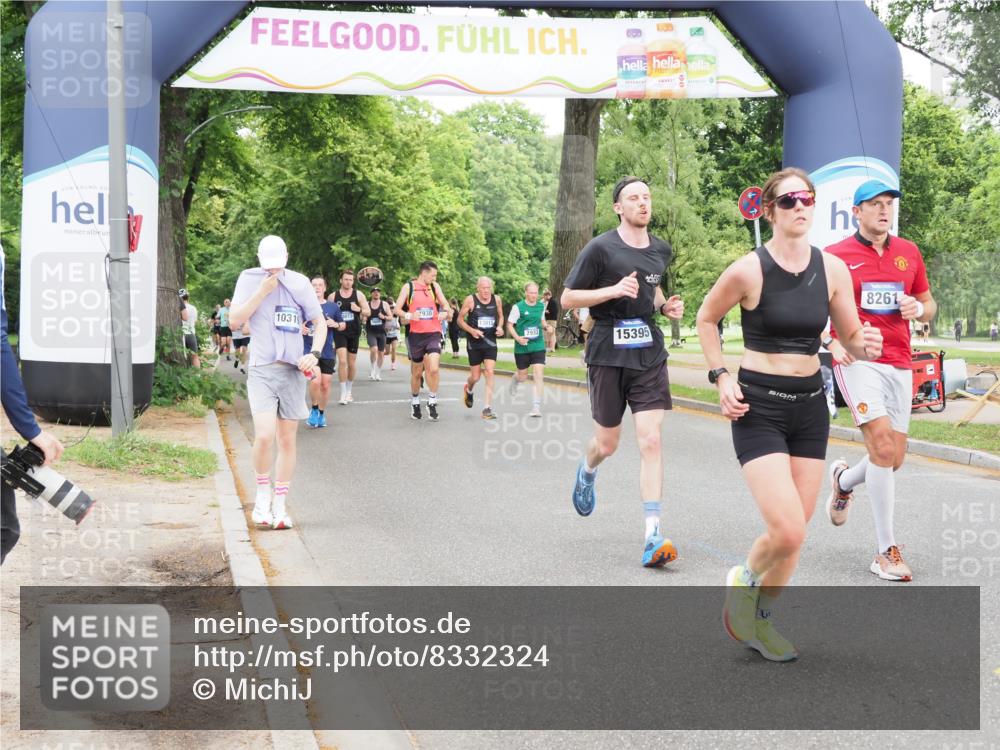 29.06.2025 - hella hamburg halbmarathon MichiJ http://msf.ph/oto/8332324 29.06.2025 10:38:21 Zwischen KM18-KM19 2718, 3654, 5894, 8117, 8261, 8313, 9869, 10319, 12527, 13701, 14562, 15395, 17179, 18811, 19040, 19053 meine-sportfotos.de