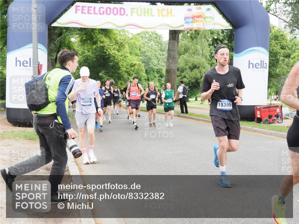 29.06.2025 - hella hamburg halbmarathon MichiJ http://msf.ph/oto/8332382 29.06.2025 10:38:21 Zwischen KM18-KM19 2718, 3654, 5894, 8117, 8261, 8313, 9869, 10319, 12527, 13701, 14562, 15395, 17179, 18811, 19040, 19053 meine-sportfotos.de