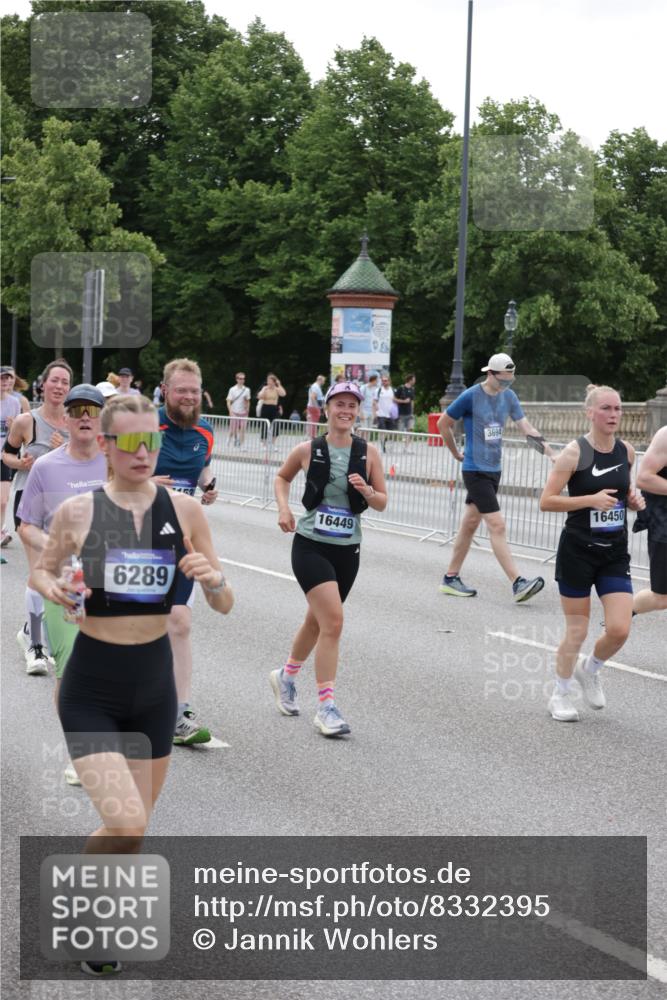 29.06.2025 - hella hamburg halbmarathon Jannik Wohlers http://msf.ph/oto/8332395 29.06.2025 10:40:25 Lombardsbrücke 1075, 1323, 2042, 2173, 2206, 2299, 2858, 3121, 3306, 3432, 3694, 4044, 4234, 4530, 4612, 4774, 4775, 4972, 5753, 6098, 6163, 6289, 6842, 7293, 7956, 8053, 8054, 8429, 8430, 9009, 9237, 9437, 9946, 10166, 10920, 10940, 11053, 11513, 11514, 11686, 12191, 12610, 12692, 12699, 13773, 15154, 15905, 16028, 16297, 16449, 16450, 17233, 17234, 17267, 19087, 19168 meine-sportfotos.de